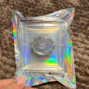 LASHIFY Plushy Lashes in Holographic Packaging. Ombré green